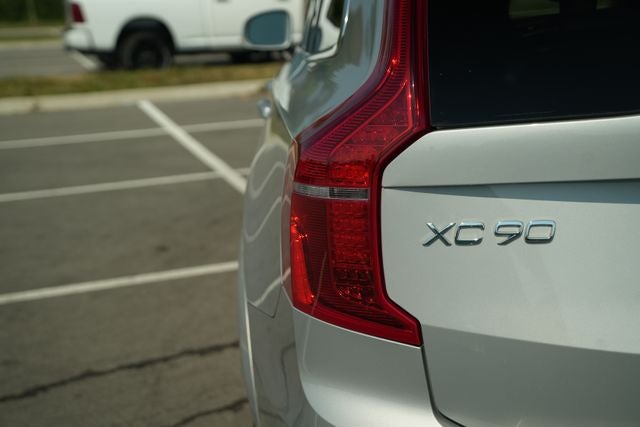 2023 Volvo XC90 B5 Plus