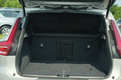 2025 Volvo XC40 B5 Plus Bright Theme