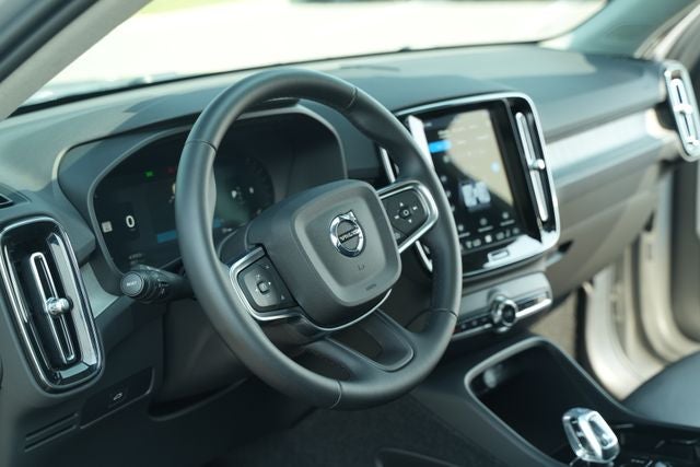 2025 Volvo XC40 B5 Plus Bright Theme